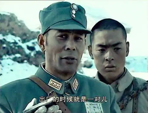 亮剑李云龙楚云飞互赠的礼物哪件更具价值佐官刀完胜勃朗宁
