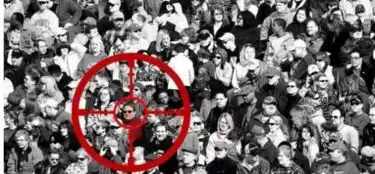 张学友演唱会现场,ai帮助警察带走一名罪犯