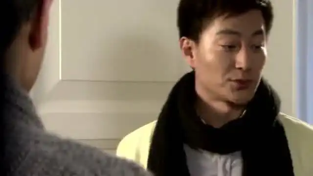 千山暮雪莫邵谦听到慕振飞要去找童雪,立马放他进来,太逗了
