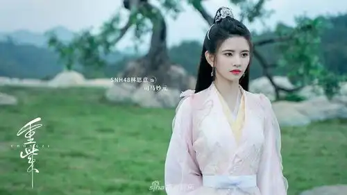 组图重紫人物剧照曝光杨超越白衣古装造型俏皮可爱
