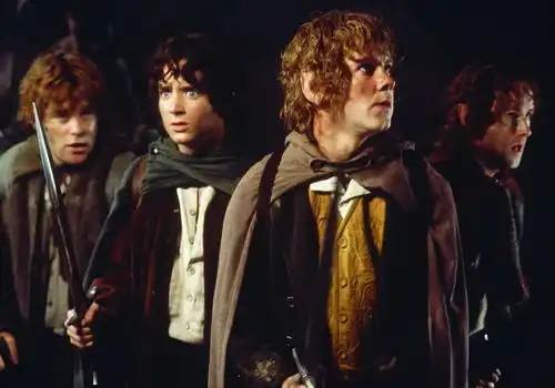 指环王1一部史诗级的魔幻电影,开启魔幻电影的新篇章