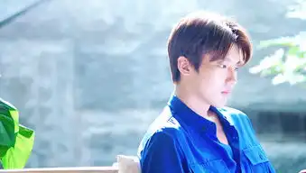 师铭泽新剧一吻不定情热播中衬衫西装总裁风奶酷上线
