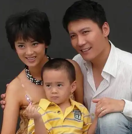 情深深雨蒙蒙里的第一美人,嫁穷小子,如今被丈夫宠上天
