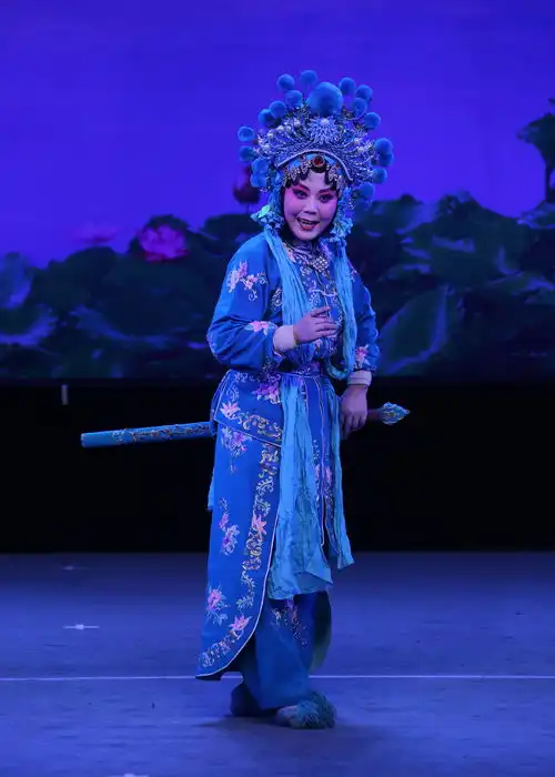 正月十六长治市上党梆子剧团在潞安剧院上演白蛇传剧照
