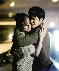 冯绍峰新剧曝剧照和倪妮玩夜奔