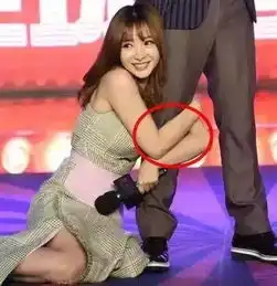 柳岩出席某活动,一跪打脸众多明星网友比败类好