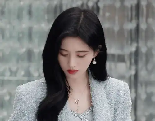 靠脸走红也是本事鞠婧祎两部新剧未播先火,看到剧照我直接沦陷