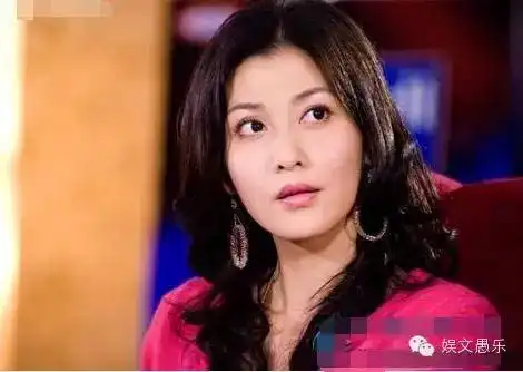 她貌美酷似陈慧琳,戏中饰演无不憎恨坏女人
