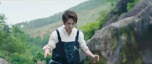 田雨老师终身一跃,像极了爱情
