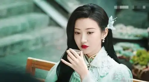 司藤强势出圈景甜身穿旗袍,全网直呼造型绝美