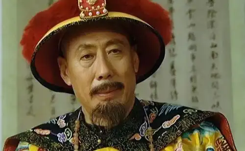 24年后雍正王朝演员现状3位老戏骨离世,1人入邪教自毁前程
