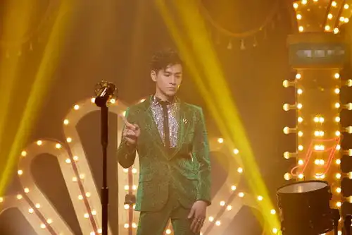 乔振宇明星大侦探炫富乔钻石险变惯性纵火犯