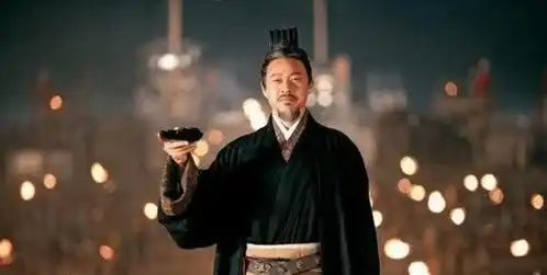 当年曹操为什么不敢称帝,而曹丕却敢,难道曹丕比曹操更加出色
