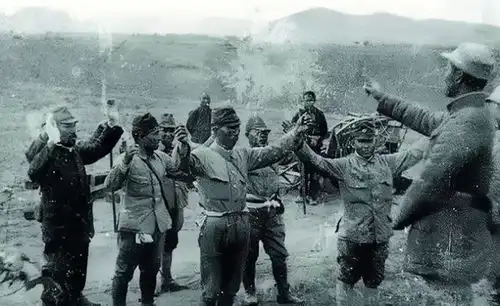 1938年,128师俘获一批日本士兵照片,日军个个趾高气昂嚣张不已