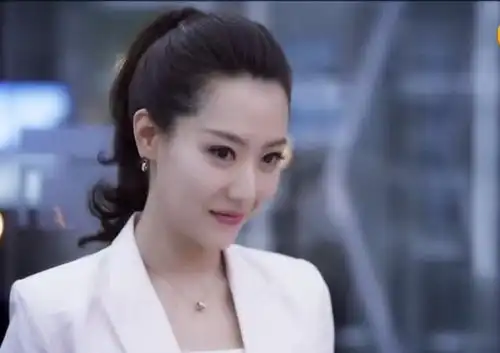 南方有乔木里我被白冰的眼神电得酥酥麻麻
