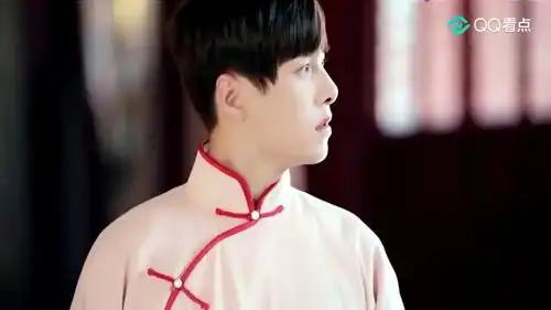 许你浮生若梦段天赐带段天婴去庙里烧香抽签,结果天婴突然失踪
