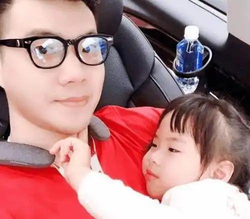 怦然心动4对爱人4种结局,黄奕带女儿和崔伟约会,成最大泪点
