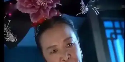 还珠格格中容嬷嬷的饰演者是李明启,儿子15年未红,儿媳妇凭延禧攻略走红
