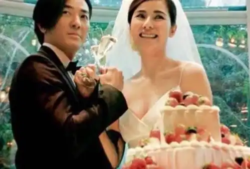 他曾经比刘德华还红,老婆比范冰冰还美,如今却无戏可拍