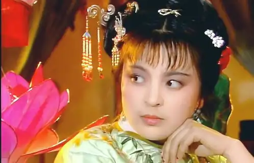 林黛玉初进贾府,就遭遇王夫人下马威,王夫人离我儿子宝玉远点
