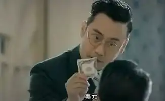 和平饭店那么多穿帮,也没盖住雷佳音要铺满荧屏的大头
