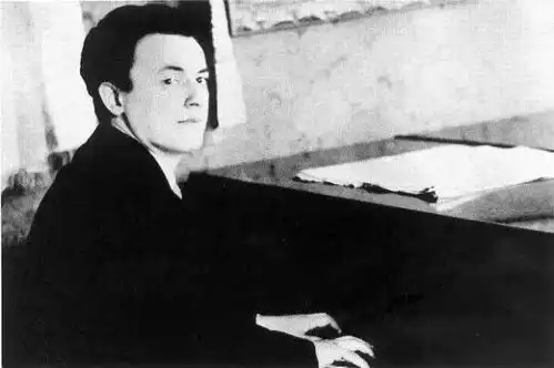 肖赛故事战争中的波兰钢琴家
