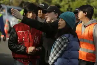 黄轩新电影只有芸知道杀青,二度合作冯小刚,再续芳华情
