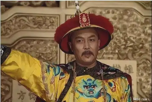 他是岳飞后人,却在金人后裔的清朝建功立业,差点被雍正猜忌除掉
