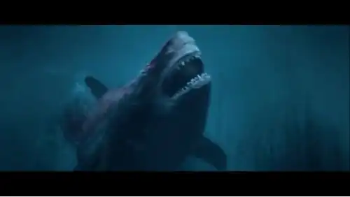 巨齿鲨史前生物重现人间,杰森斯坦斯大战巨齿鲨