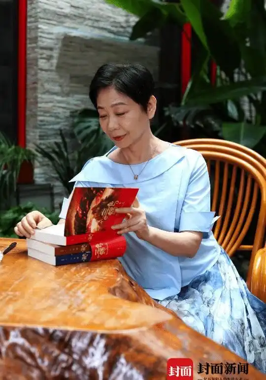 甄嬛传编剧王小平推奇幻新作三色镯,郑晓龙已将之拍成电影图兰朵