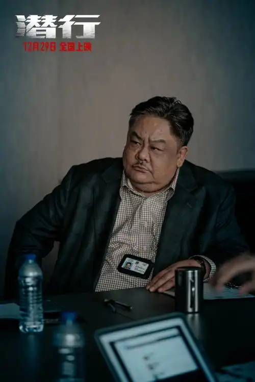 电影潜行发布只手遮天版预告刘德华演最狠毒枭单挑三代警察
