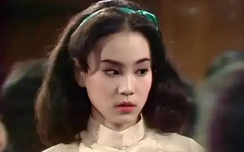 谢大脚于月仙意外离世,年轻时颜值高,被称为月亮仙子
