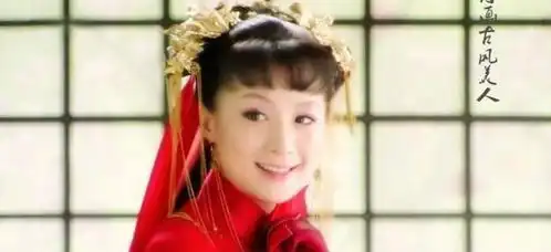 9年前天师钟馗里的那些时尚造型,紫玫瑰穿斜肩,何敏的肚兜
