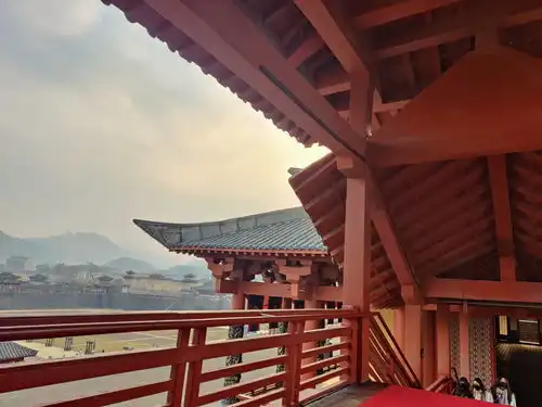 英雄不问出处,富贵当思原由,打卡横店影视城的秦王宫景区