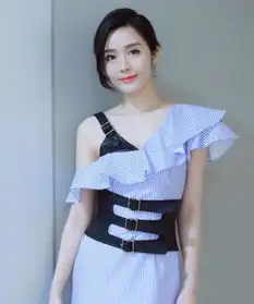 汤晶媚真有创意,把围巾当衣服穿,回头率百分百