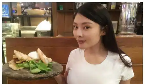 她曾搭档张一山演戏靠身材走红,如今挑大梁出演武则天造型华贵