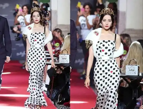 玩偶之家剧照,迪丽热巴复古装扮也太可爱了,人间真人偶