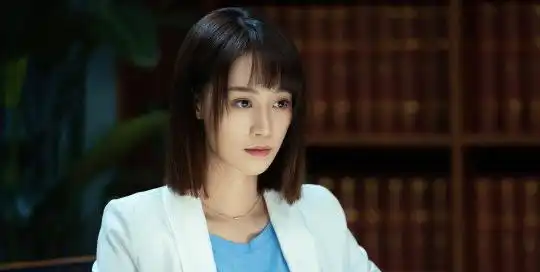 精英律师戴曦人设遭质疑,这三人难辞其咎
