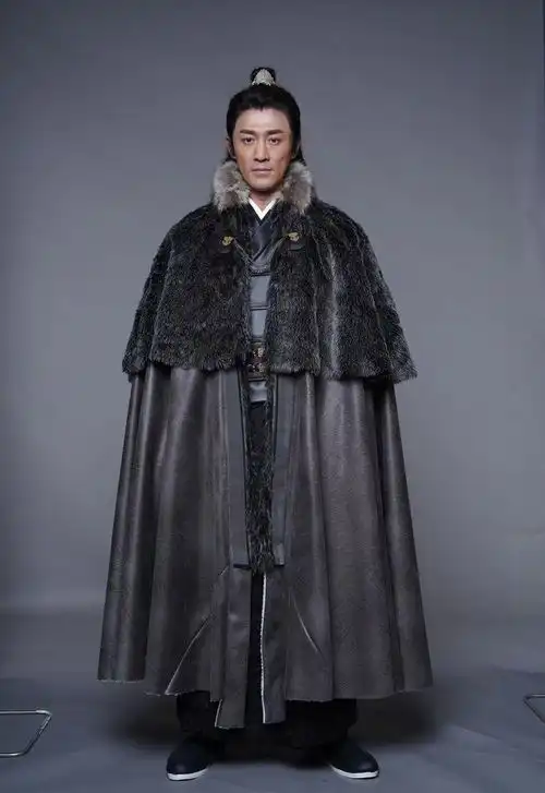 新倚天放剧照,徐锦江再次演谢逊,蛛儿熬成金花婆婆却成最美