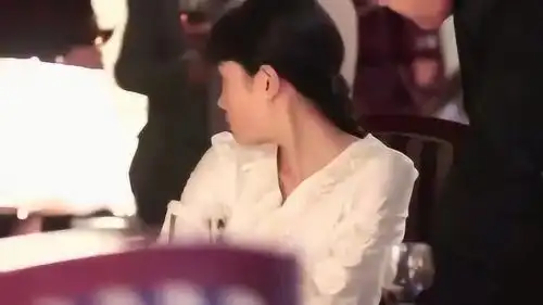 少帅张学良毒瘾犯了看到赵四的照片,一见钟情,承业承诺为他找到她