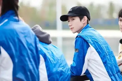 官弟新闻播报20201212