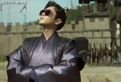 庆余年穿帮,范闲戴墨镜,还有人玩手机,这是在拍穿越剧么
