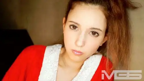 性感嫩模泷泽萝拉浴室湿身照春光外泄