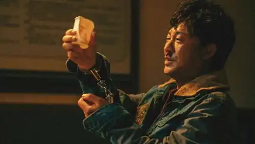 他是大学教授,摇身一变成黑帮头目,还发了40多篇论文,比高启强更猖狂......