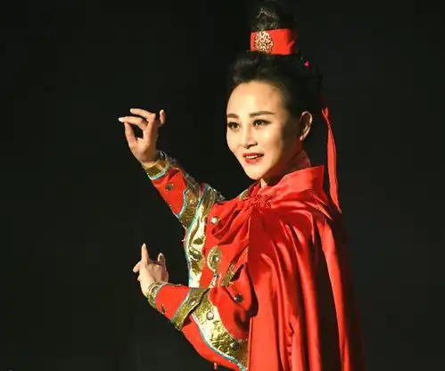 40岁京剧演员储兰兰病逝,学院发讣告悼念,曾唱寒江雪走红
