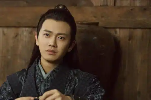 任嘉伦凭锦衣走红后,老婆聂欢登女星热度榜,热度超杨幂