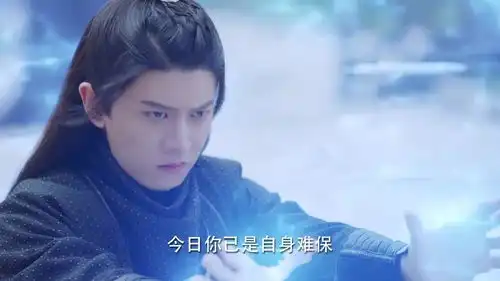 与君初相识仙师以身饲魔被吸干灵力,被顺德残忍杀害,大快人心
