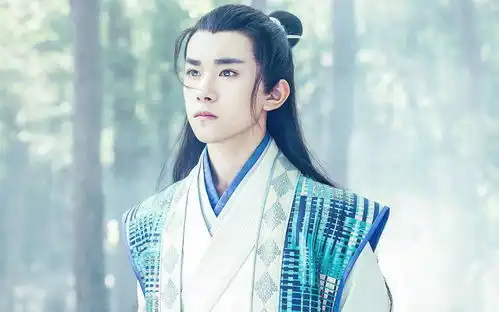 少年的你预售破亿,易烊千玺演技大受好评,还献出了荧幕初吻
