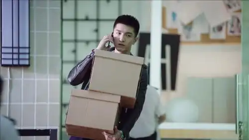 你和我的倾城时光扔下东西就跑去,厉致诚听到这个消息急了
