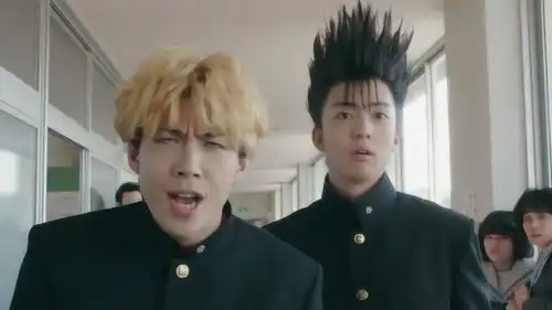 我是大哥大三桥和伊藤真是搞笑,这个表情承包了一年的笑点